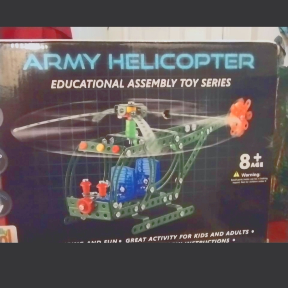 Totally Cool Toys Army Helicopter Building kit